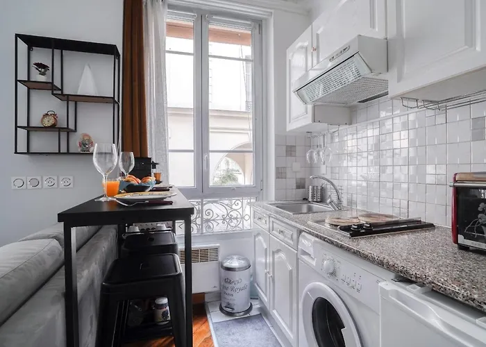 Rénové Métro Confortable 2pers Wifi Appartement