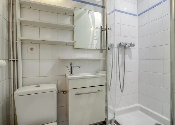 Rénové Métro Confortable 2pers Wifi Appartement