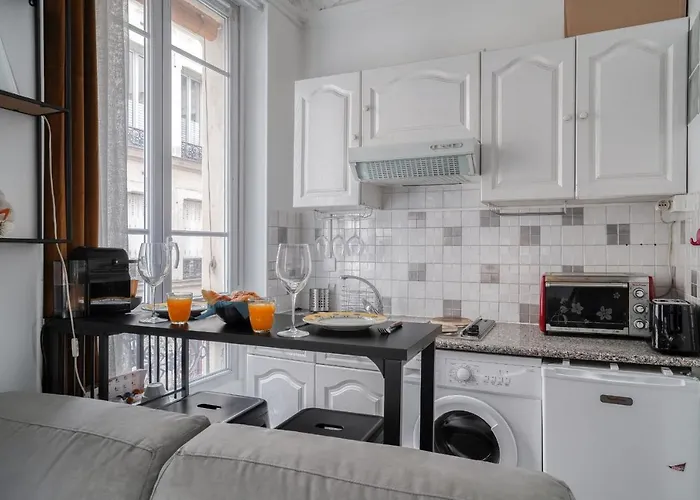 Appartement Rénové Métro Confortable 2pers Wifi